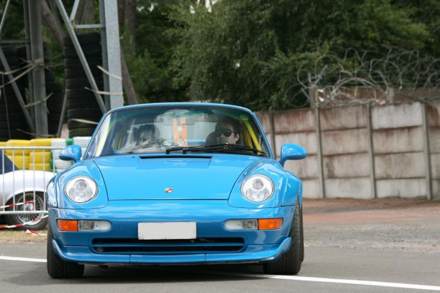  Porsche 911 GT2 1995 года  (фото 19 из 26)